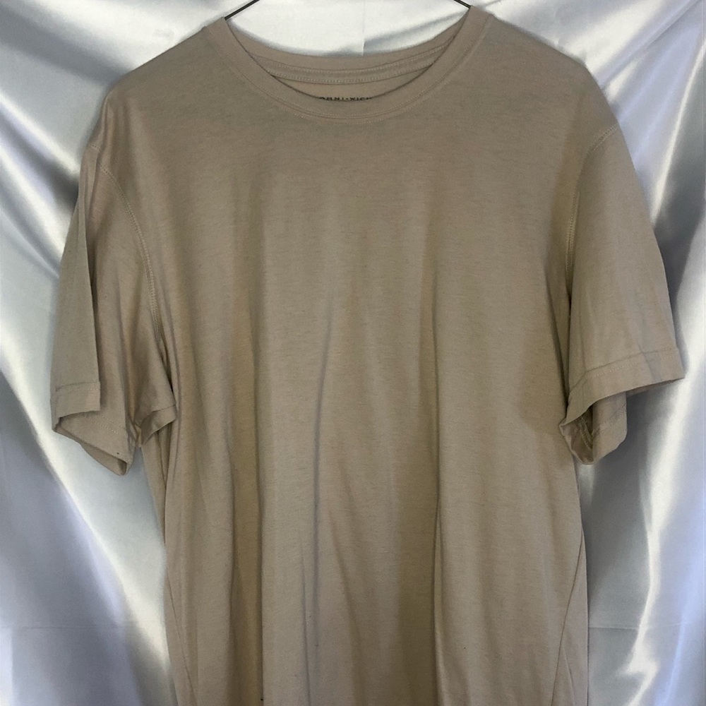🤍🤎Men’s Columbia work Tee🤎🤍!!